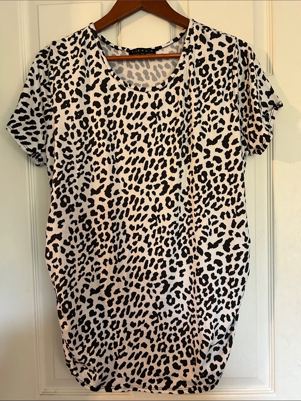 NWOT Tiana B. Black and White Leopard Print Short Sleeve Tee